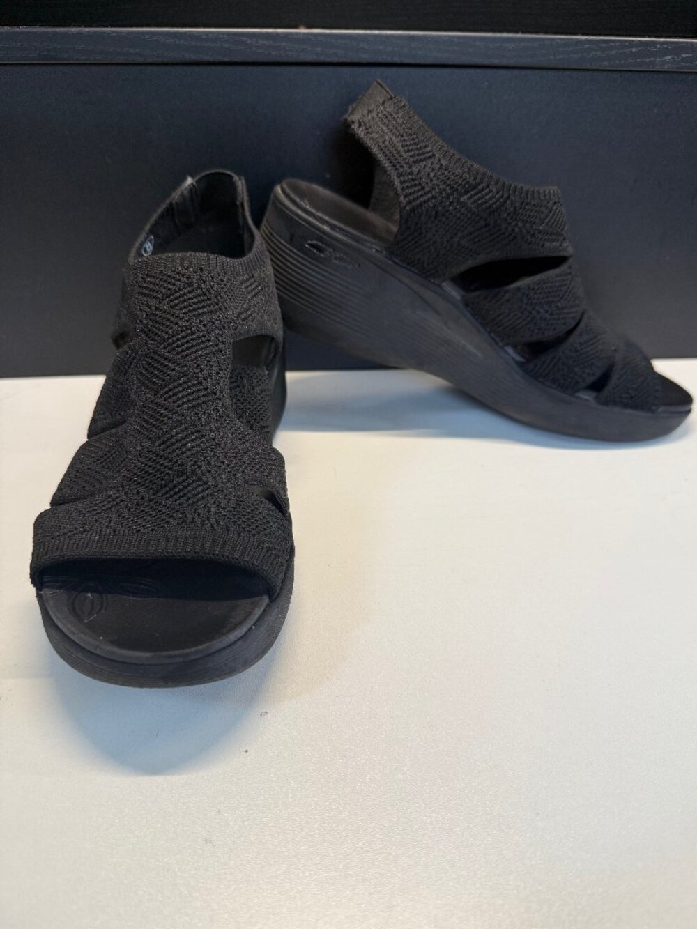 Skechers Black Fabric Knit Platform Sandals with 2" Heel